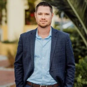 ChrisBusiness.photo.2 (1) (1) Chris business real estate agent professional headshot